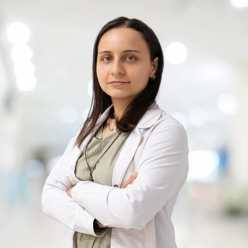 uzm-dr-narmin-tayyar uzm-dr-narmin-tayyar